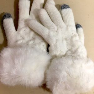 White faux fur gloves